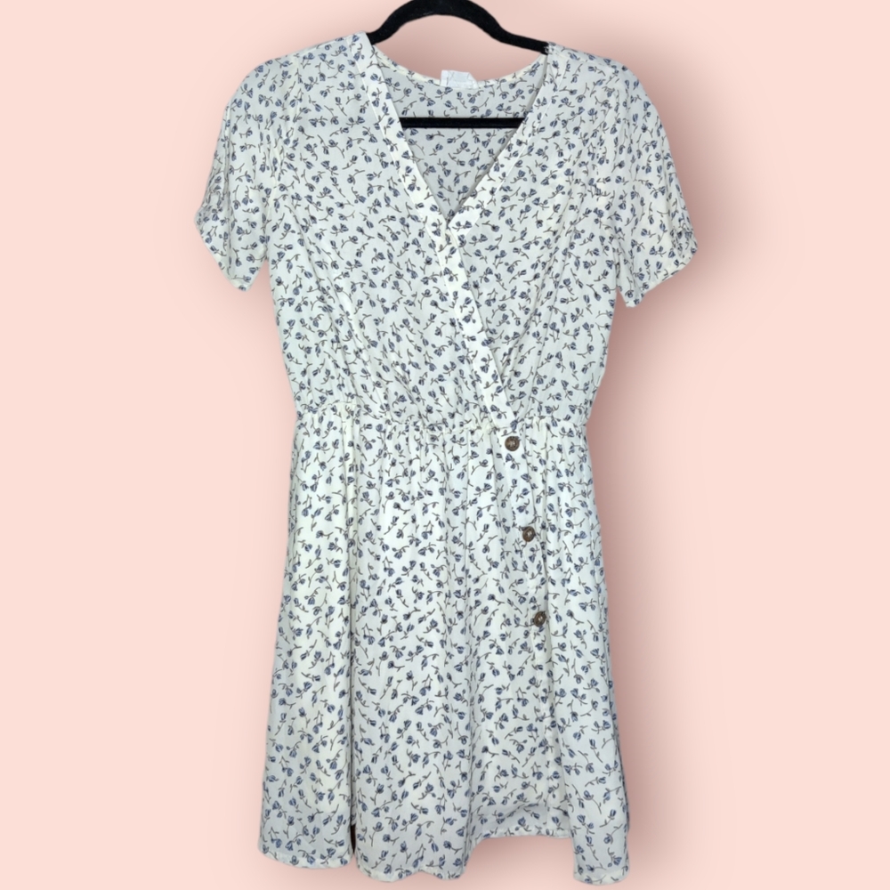 💖3 for $15💖 Sienna Sky Small blue & white floral romantic mini ruffle short